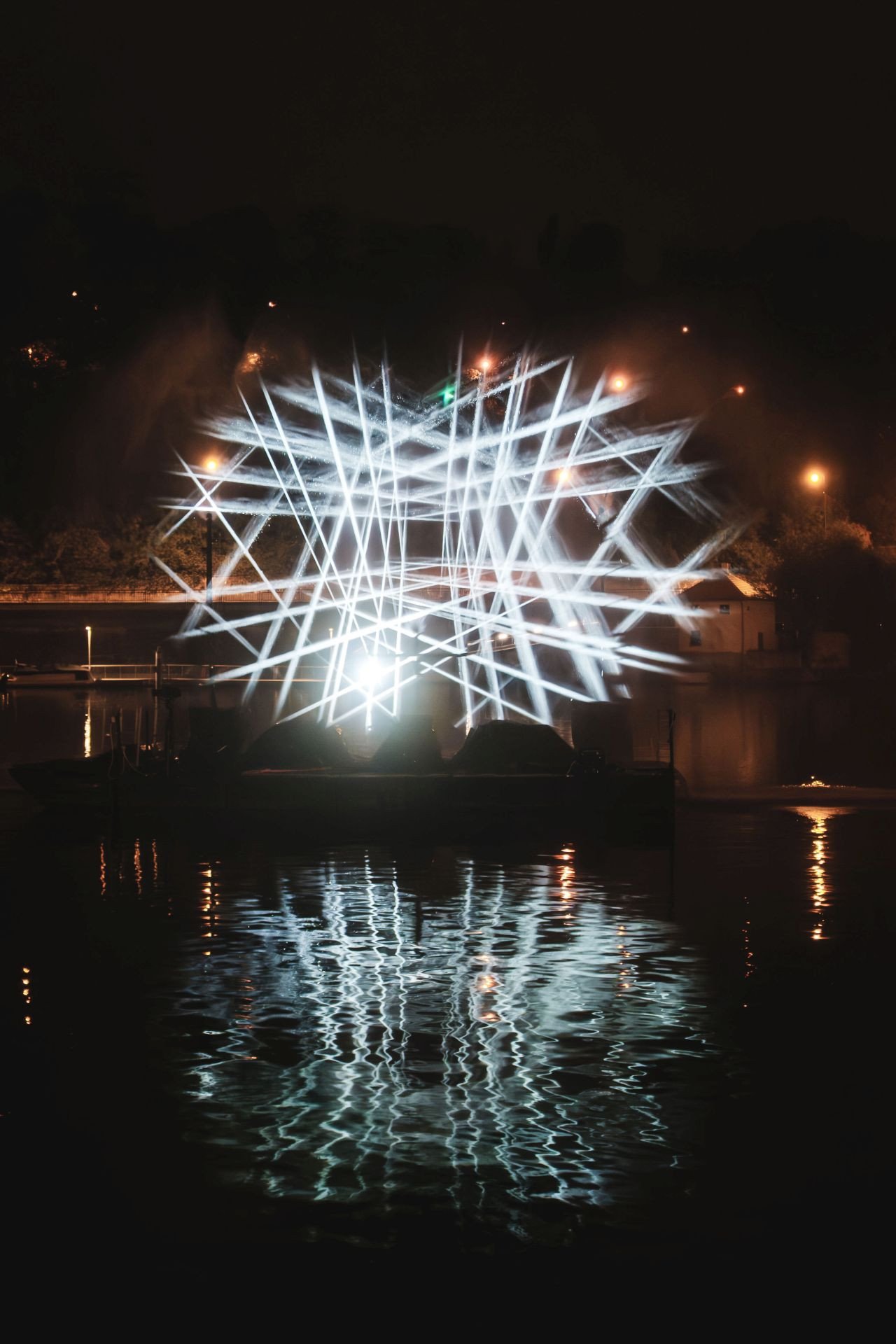 3D projekce na vodní stěnu (Viktor Schwing)