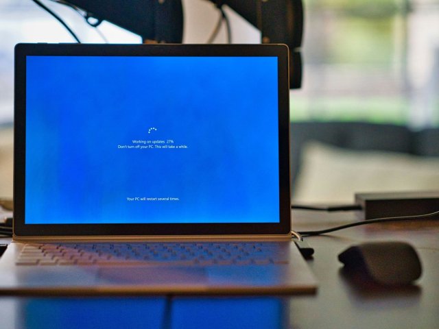 Microsoft ustupuje? Firma by na trzích EHP měla nabízet delší bezplatnou podporu pro Windows 10