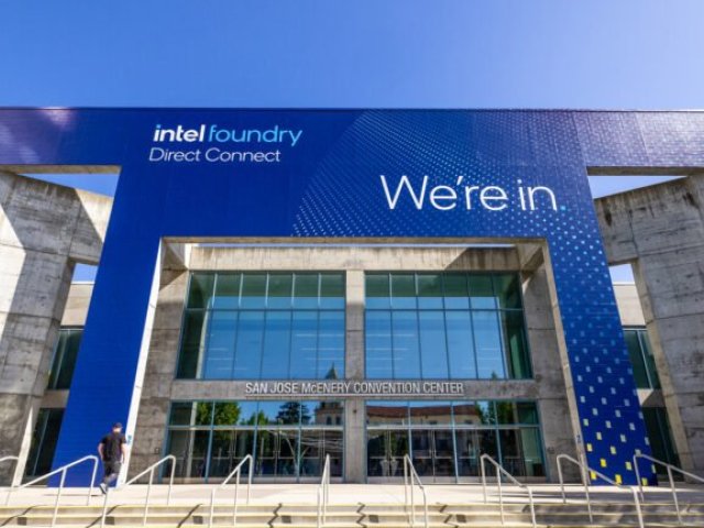 Americká vláda získá téměř 10% podíl v Intelu