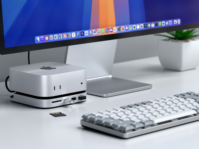 Mac Mini bez omezení. Nový hub od Satechi přidá porty, úložiště i čistotu na pracovním stole