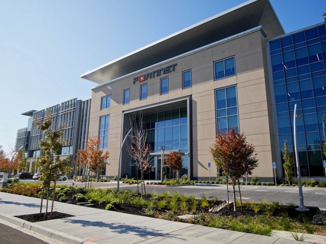 Fortinet posiluje zabezpečení Code-to-Cloud a rozšiřuje dostupnost řešení na AWS Marketplace