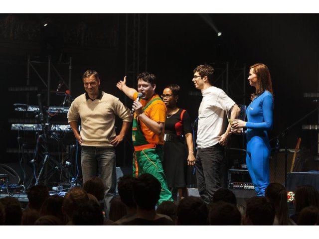 AVG a Monkey Business popřáli veselé Vánoce