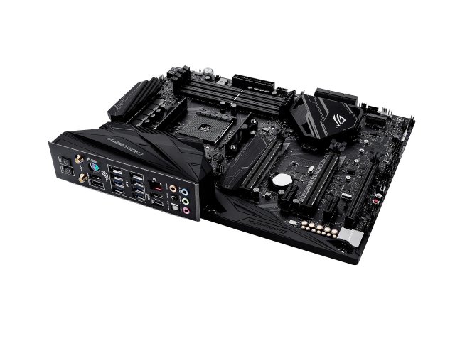 Asus: základní desky AMD X470