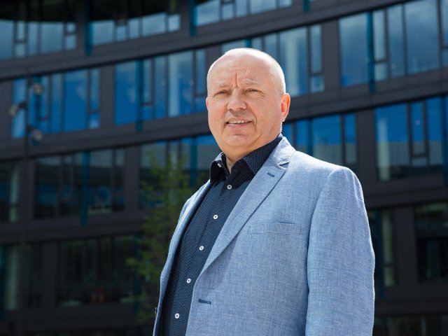 Schneider Electric: Bohdan Dovhanič