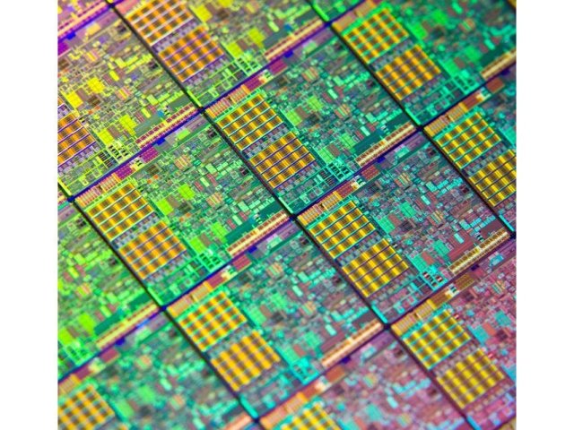 Výrobcům čipů se snižují tržby 