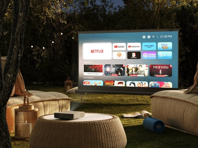 Loewe představilo laserový miniprojektor, který zvládne napájet i powerbanka