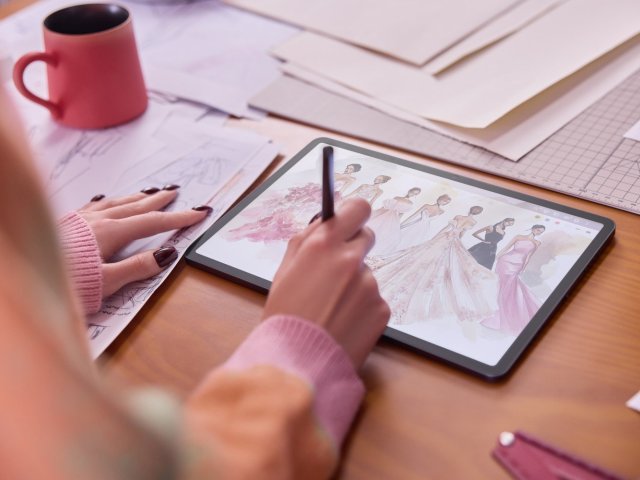 Tablet TCL NXTPAPER 11 Plus s displejem podobným papíru míří na český trh