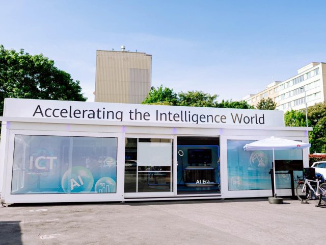 Huawei Demo Truck opět v Praze: Představí sítě budoucnosti a AI scénáře v praxi