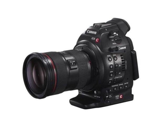 Canon: profesionální kamera EOS C100