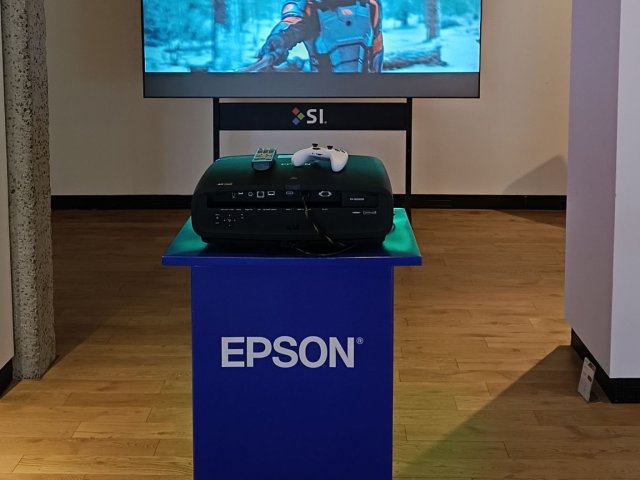 Epson v pražské Kunsthalle předváděl své inovativní projektory