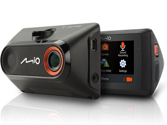 Mio MiVue 786 WIFI umí streamovat na sociální sítě