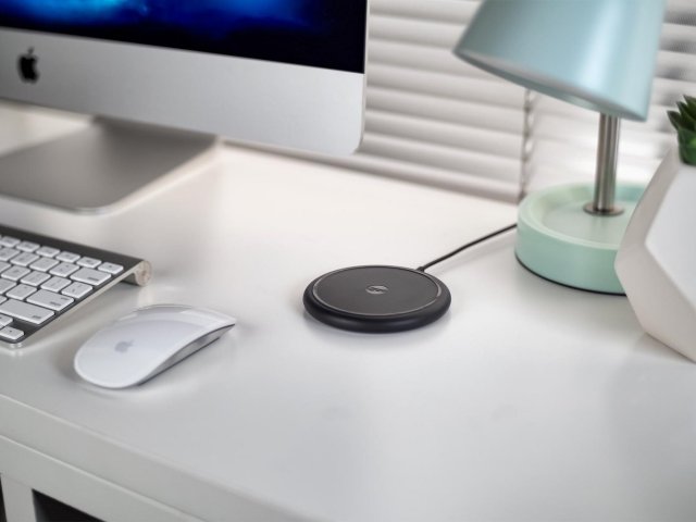 Mophie představila nabíjecí stanici pro bezdrátové nabíjení nových iPhonů