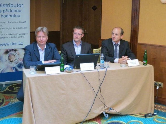 DNS dodává software Microsoftu a dalších firem