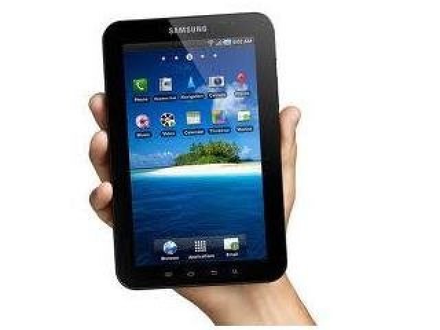 Kdy více surfujeme na mobilu a kdy na počítači?