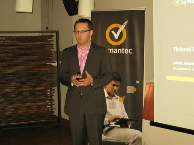 Počet útoků škodlivých kódů stále roste