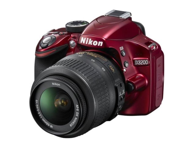 Nikon: zrcadlovka D3200