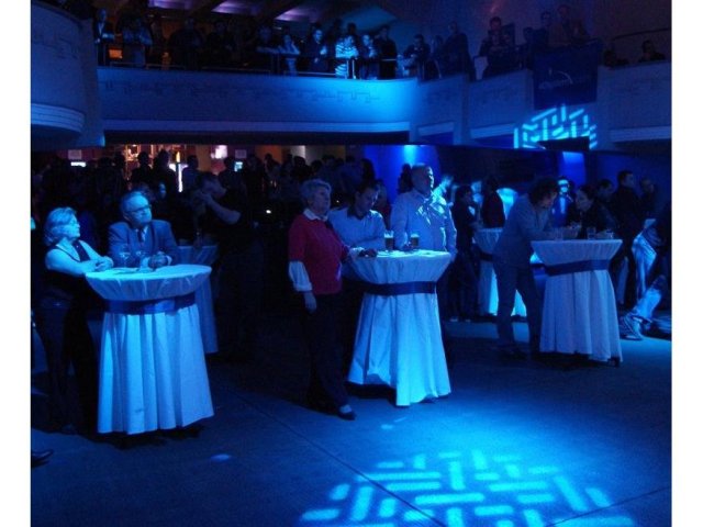 Koktejly, hudba a tanec - party eD‘ system Czech