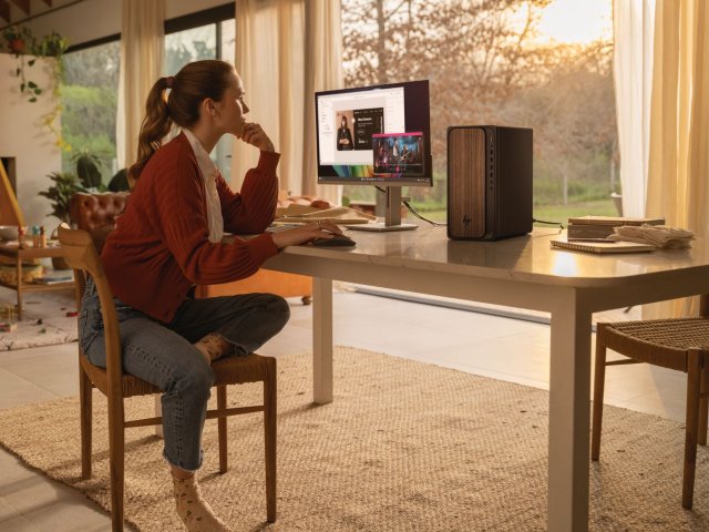 Celková důvěra v ekonomiku se na prahu nového roku mírně snížila