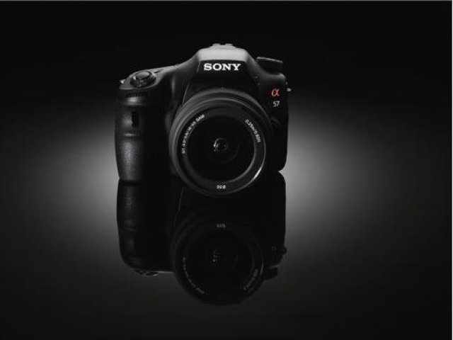 Sony: fotoaparát α57