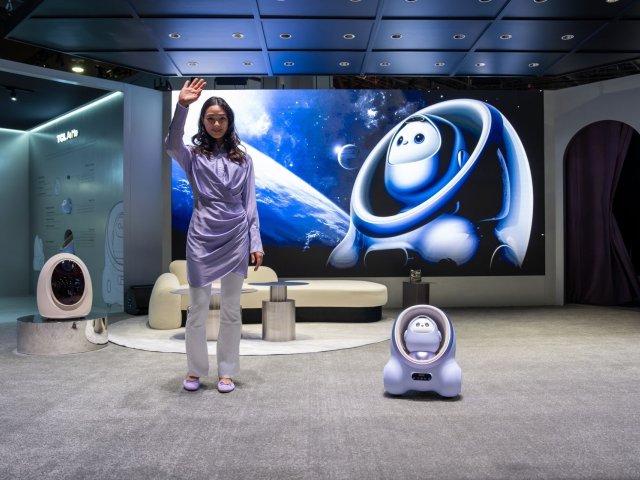 TCL na veletrhu CES 2025 představilo budoucnost chytrého bydlení: inteligentní spotřebiče a AI roboti 