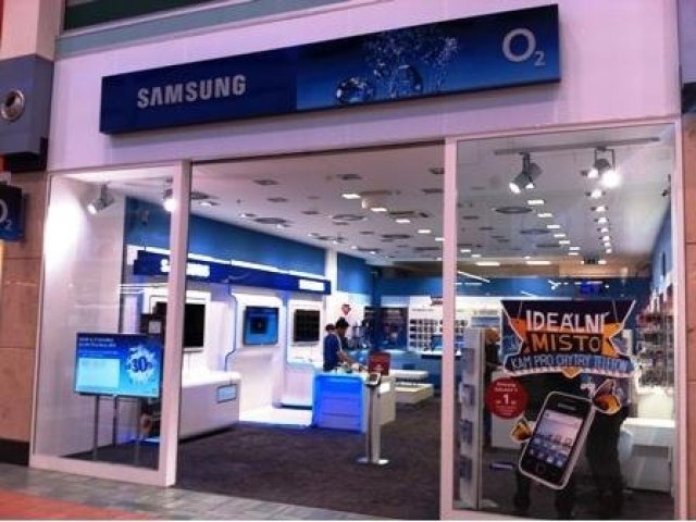 O2 a Samsung otevřeli společnou prodejnu