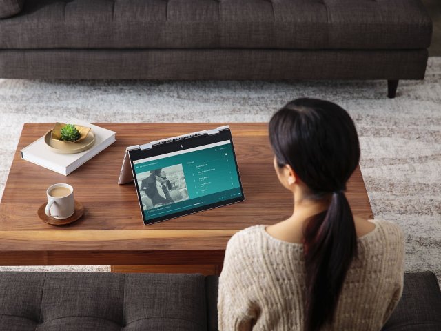 Infografika: Češi tráví čas na internetu nejčastěji vyhledáváním, sociální sítě jsou na třetím místě