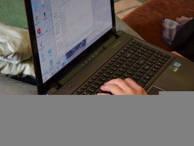 Prodej baterií do notebooků díky snižování cen roste