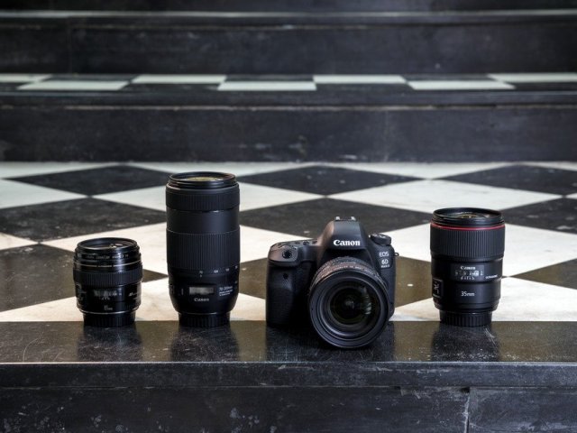 Brzy do obchodů zamíří fotoaparáty Canon EOS 200D a EOS 6D Mark II