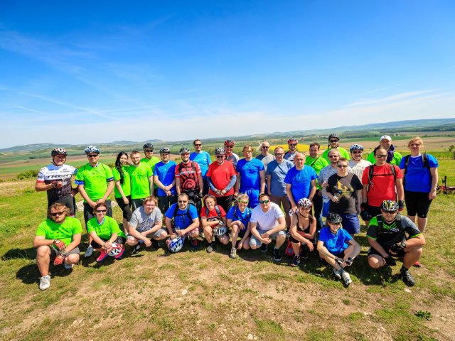 Víno, kola, zpěv: ASBIS CZ s partnery na jižní Moravě