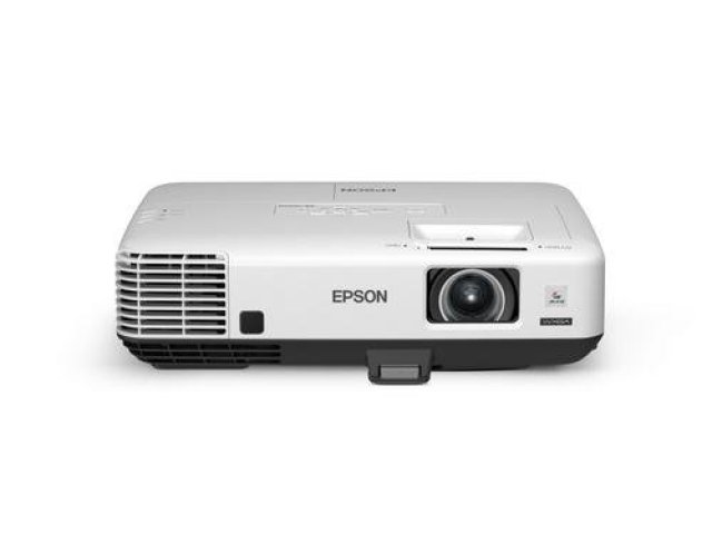 Projektory Epson EB-1880, EB-1860 a EB-1840W