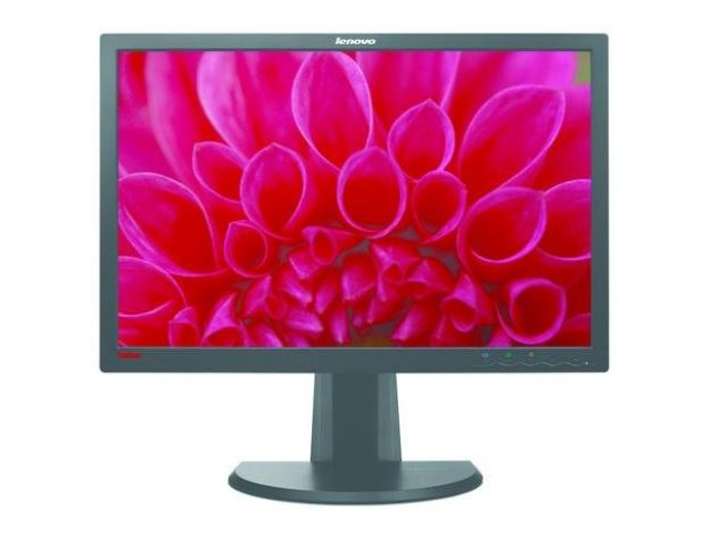 Tři monitory ThinkVision od Lenova