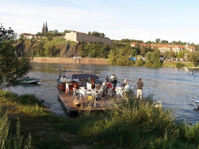 Oki: „Dej vory, be happy“