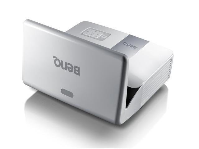 BenQ představil dva projektory do škol