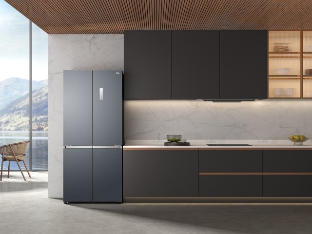 TCL rozšiřuje nabídku domácích spotřebičů. Na IFA 2024 představuje novou kombinovanou a Free Built-In chladničku