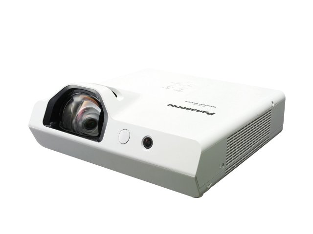 Panasonic: projektory řady PT-TW351R a PT-LB43
