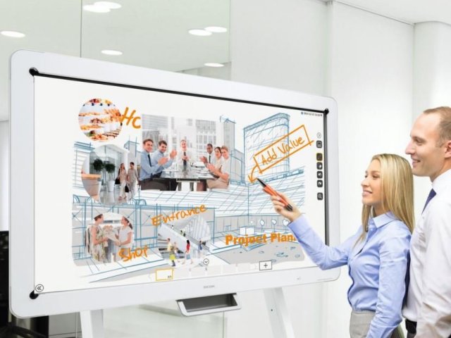 Ricoh nabízí interaktivní tabuli s technologií IBM Watson