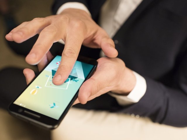 Infografika: Jak se loni používaly mobily