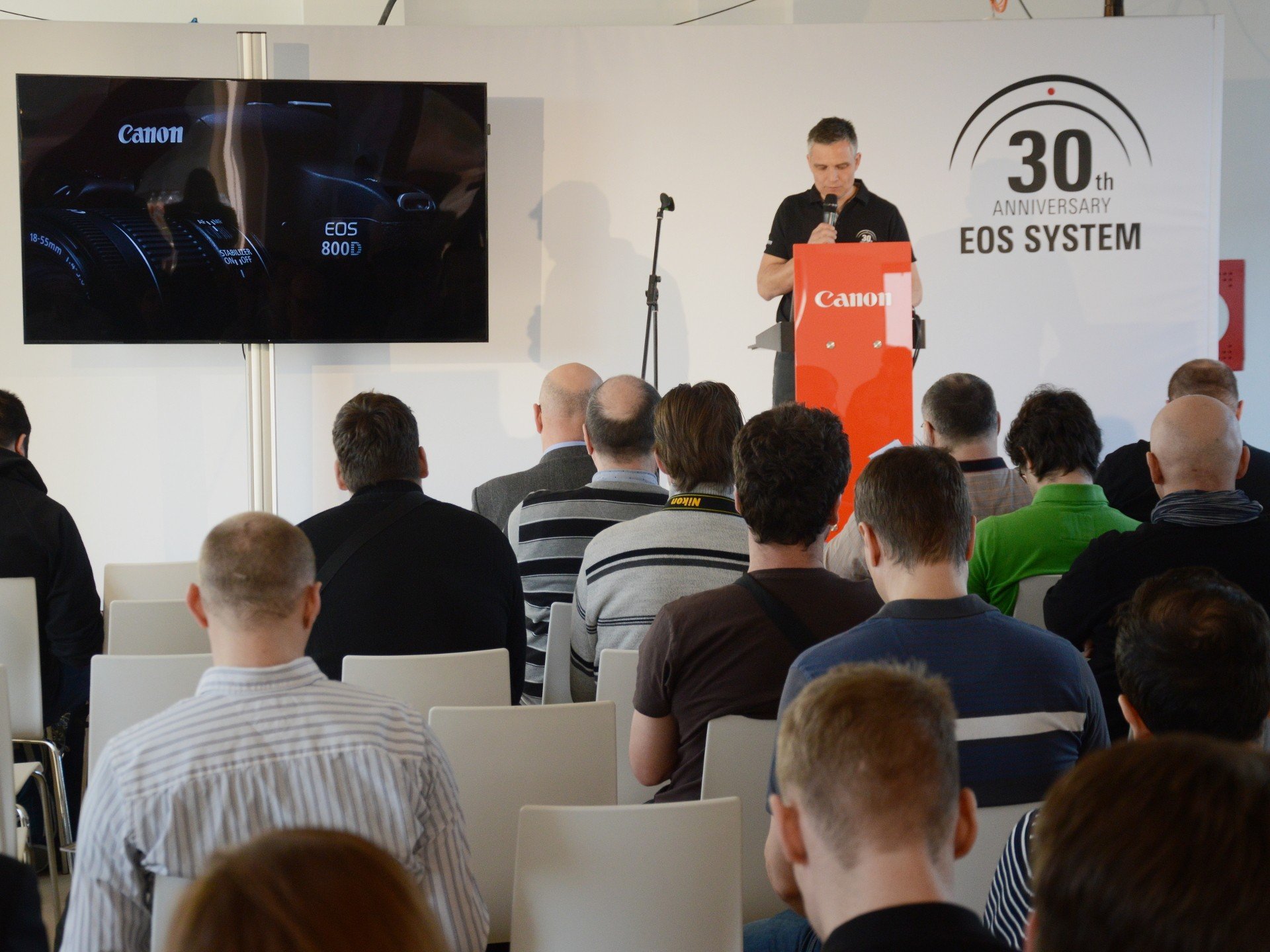 Pavel Šerý představil nové EOS fotoaparáty