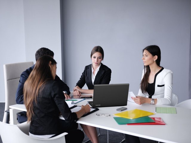 Ceny baterií do notebooků klesaly, u telefonů tomu bylo naopak