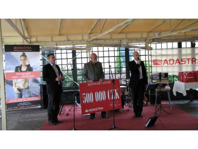 Adastra darovala postiženým 500 tisíc korun