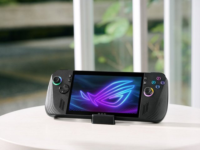 ASUS zahajuje v Česku prodej nové generace herního handheldu ROG Ally X