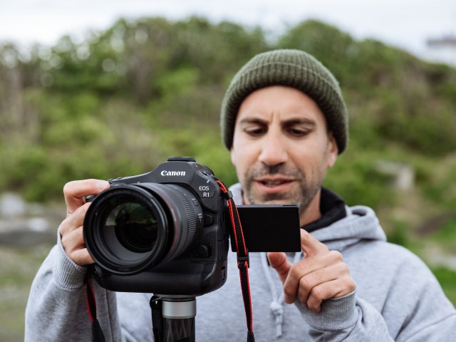 Canon představil nové špičkové bezzrcadlovky EOS R1 a EOS R5 Mark II