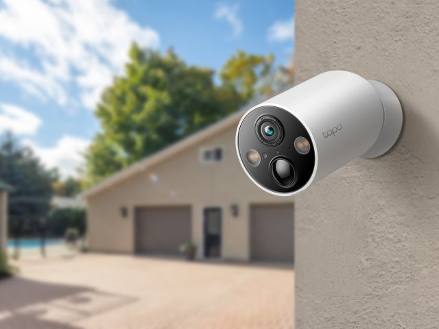 Chytrou bezpečnostní kameru TP-Link Tapo C425 lze instalovat téměř kdekoliv
