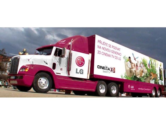 LG na vlnách podivna a s kamionem u vás