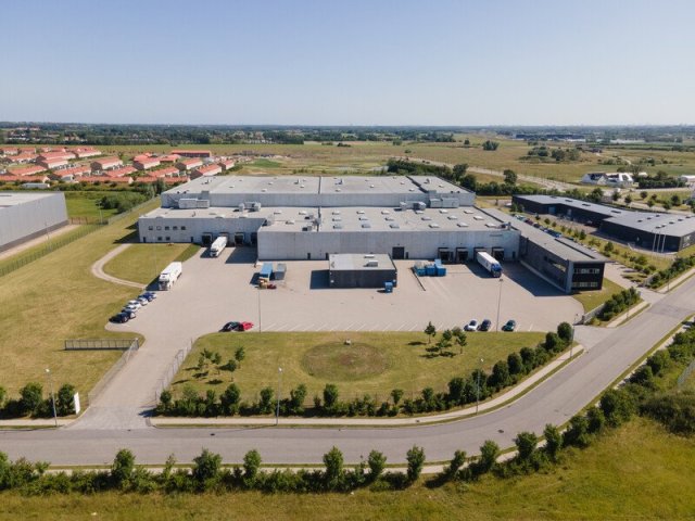 Nový centrální sklad v dánském městě Greve ztrojnásobil logistické kapacity skupiny EET Group pro celou Evropu