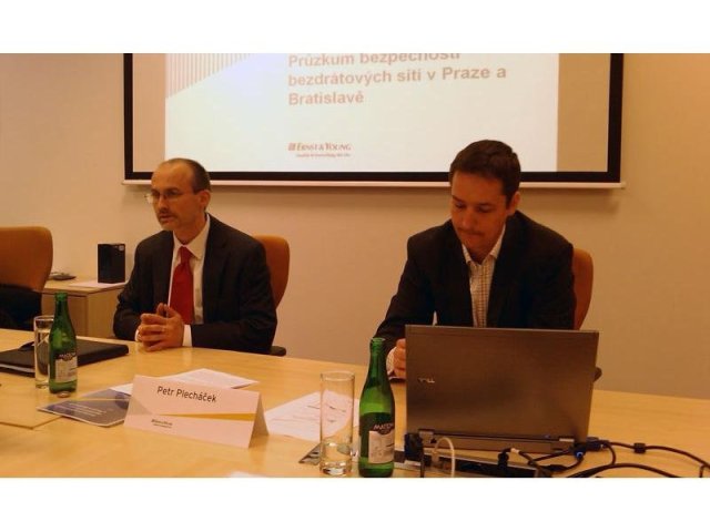 Wi-Fi bodů je v Praze dostatek, ale jsou nezabezpečené