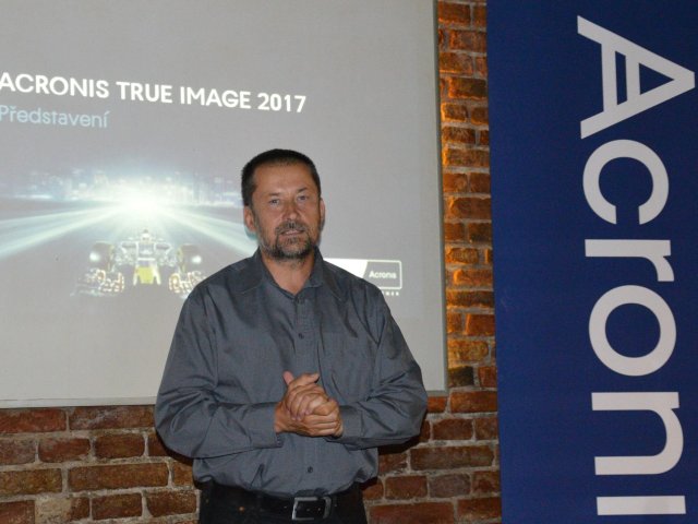 Acronis uvedl na trh zálohovací software True Image 2017, zazálohuje mobilní zařízení i Facebook
