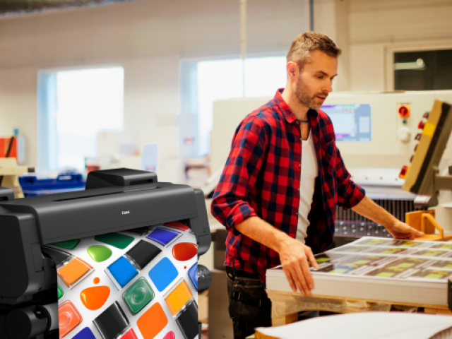 Canon představil nové velkoformátové tiskárny pro tvorbu prémiových plakátů