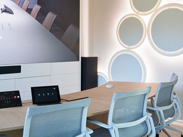 Společnost Sharp/NEC – Inspirativní Hybridní Kancelář