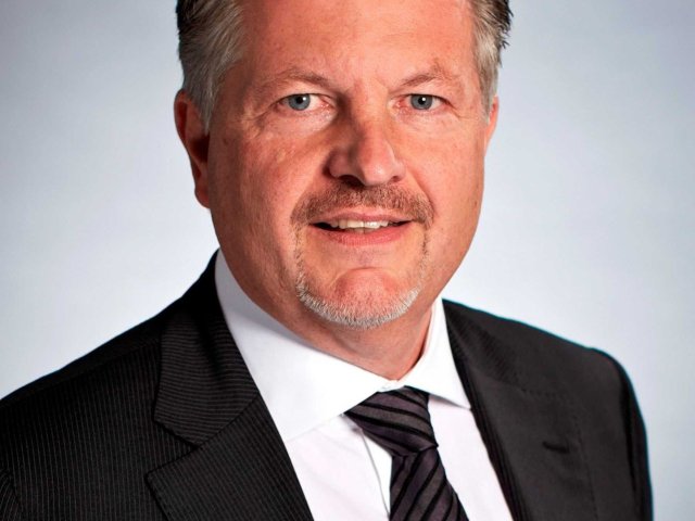 D-Link: Thomas von Baross